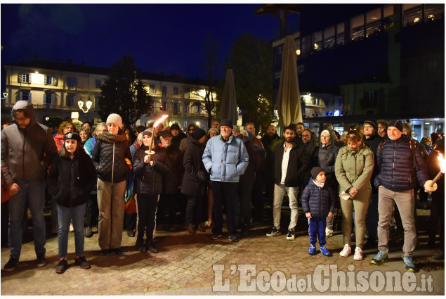 Pinerolo:Fiaccolata per il 25 Aprile in piazza Facta