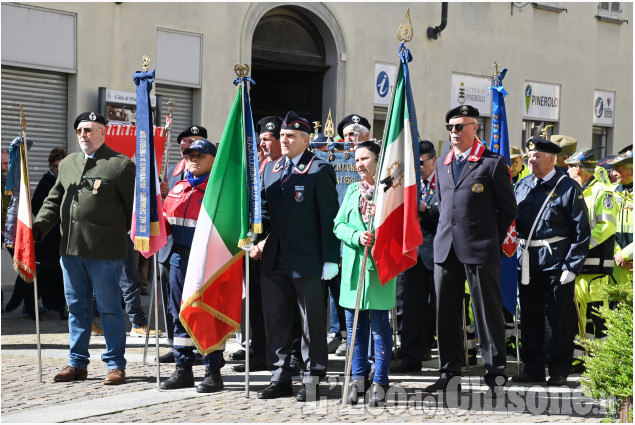 Pinerolo: 25 aprile e Festa della Liberazione, le immagini del corteo 