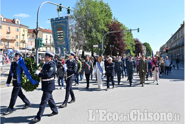 Pinerolo: 25 aprile e Festa della Liberazione, le immagini del corteo 