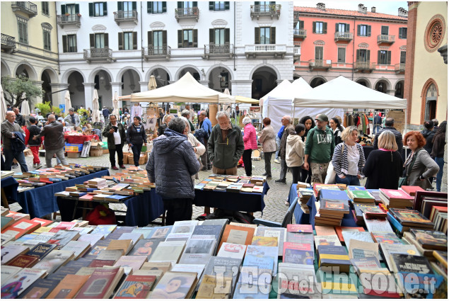 Pinerolo: Mercatino delle pulci