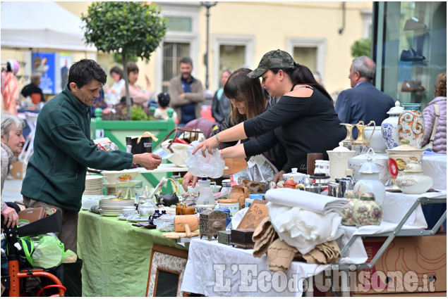 Pinerolo: Mercatino delle pulci