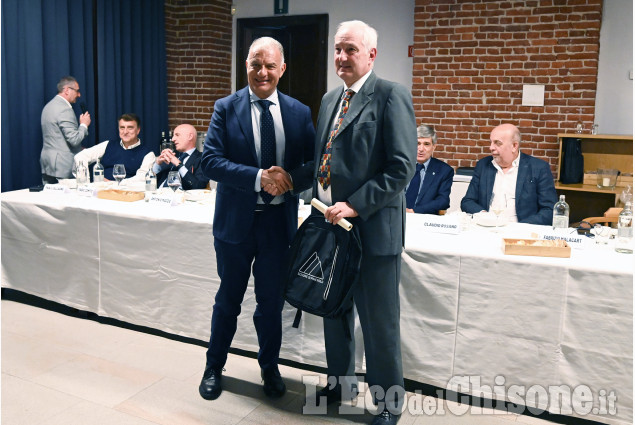 Cena sezionale degli arbitri pinerolesi: tantissimi giovani e quote rosa in grande crescita.