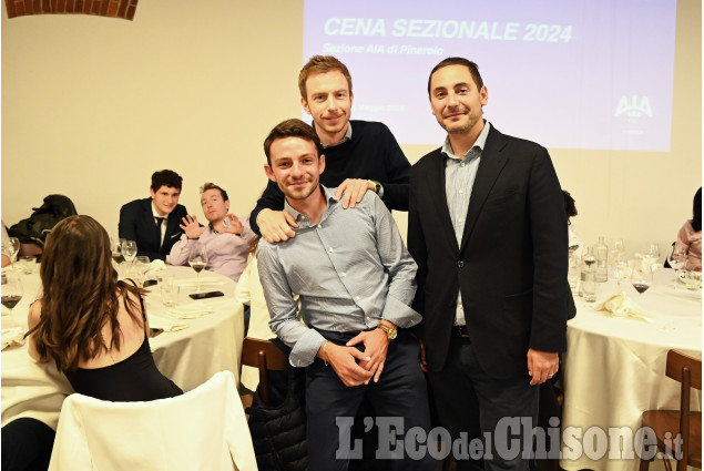 Cena sezionale degli arbitri pinerolesi: tantissimi giovani e quote rosa in grande crescita.