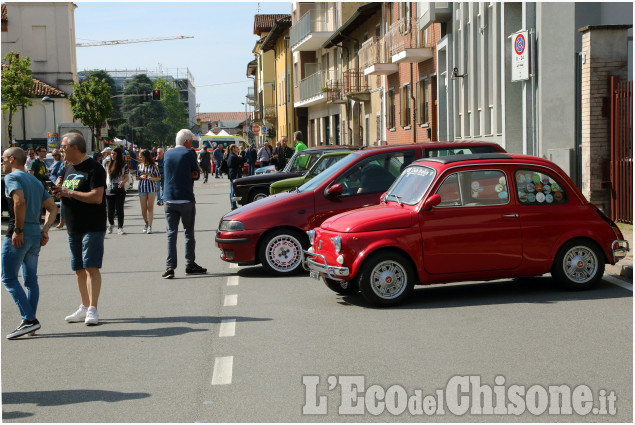 None in fiore, mercatini e auto d’epoca