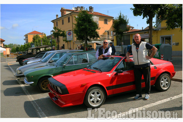 None in fiore, mercatini e auto d’epoca