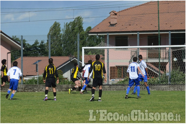 La rete del 2-2 dell'attacante di casa Damiano