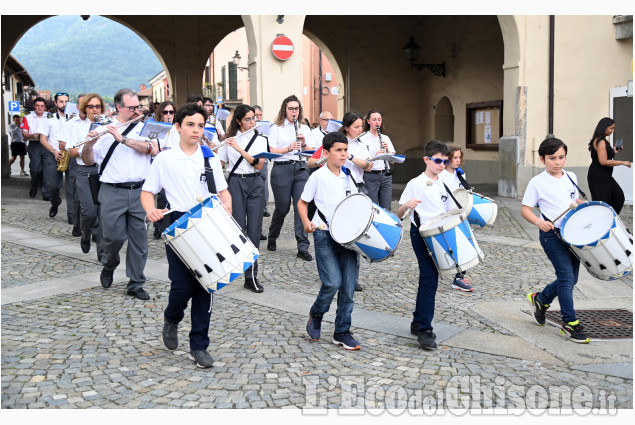 Frossasco: Quattro bande musicali per festeggiare la Filarmonica Pinerolese
