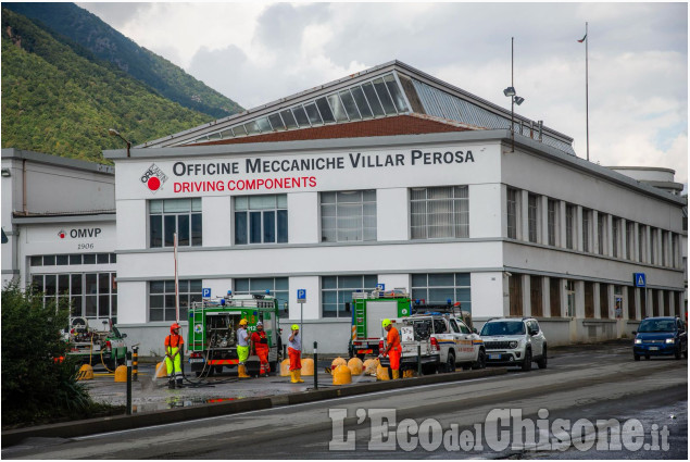 Maltempo a Villar Perosa: volontari AIB al lavoro per liberare il paese dal fango