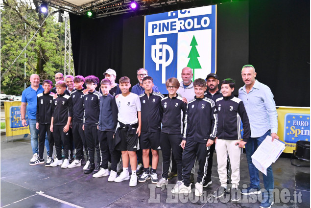 Per l'Artigianato la presentazione  delle squadre di calcio e pallavolo