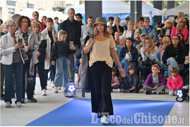 Pinerolo, sfilata di moda all'Artigianato Pinerolese