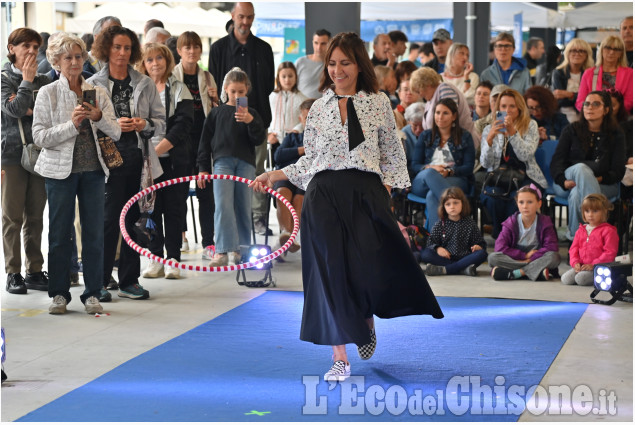 Pinerolo, sfilata di moda all'Artigianato Pinerolese