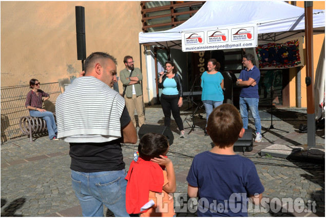 None: una festa Fuori dal Comune