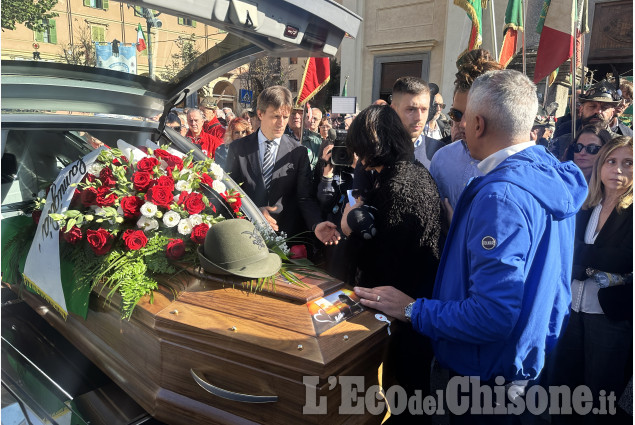 Giaveno: i funerali di Matilde Lorenzi, in tanti accorsi per l'ultimo saluto alla sciatrice 