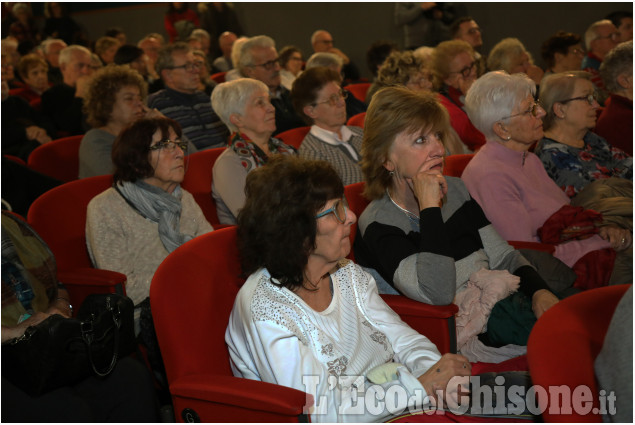 Ieri sera, la None del passato a teatro