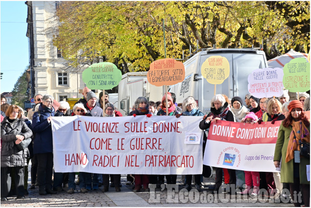 Pinerolo:Corteo del 25 novembre ,si celebra la Giornata mondiale contro la violenza sulle donne