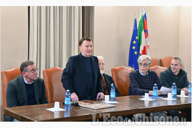 Revello, la mostra di Tevino Mario e Andrea " Falsi D'Autore"