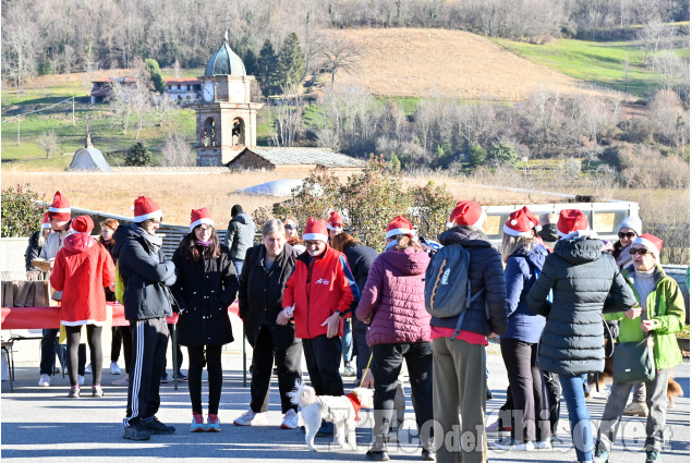 San Pietro v.l.la camminata dei Babbi Natale e i mercatini  