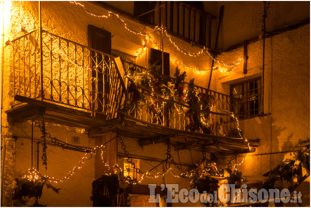Pragelato: la comunità di Gran Puy si regala un Natale speciale con le decorazioni luminose