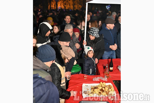 Capodanno in piazza con fuochi,musica e spettacolo “All That Musical”al teatro