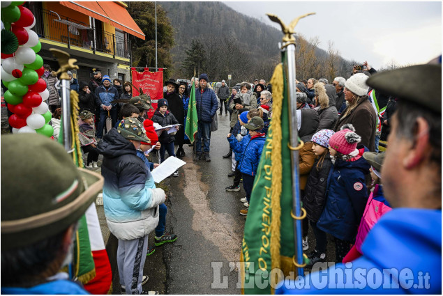 A Roure la prima pietra d'inciampo della Val Chisone ricorda Ugo Barral