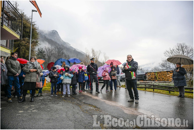 A Roure la prima pietra d'inciampo della Val Chisone ricorda Ugo Barral