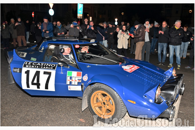 Pinerolo, il passaggio del "Rallye Historique Monte-Carlo"