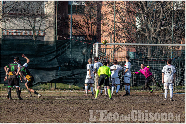 Calcio Seconda categoria: Chisone ferma la capolista Piossaschese