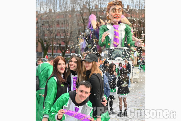 Carnevale di Pinerolo vincono "Gli amici del Pellice"