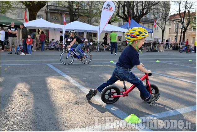 Pinerolo in piazza "Open Day" d'avvicinamento al ciclismo