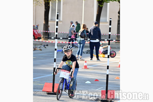 Pinerolo in piazza "Open Day" d'avvicinamento al ciclismo