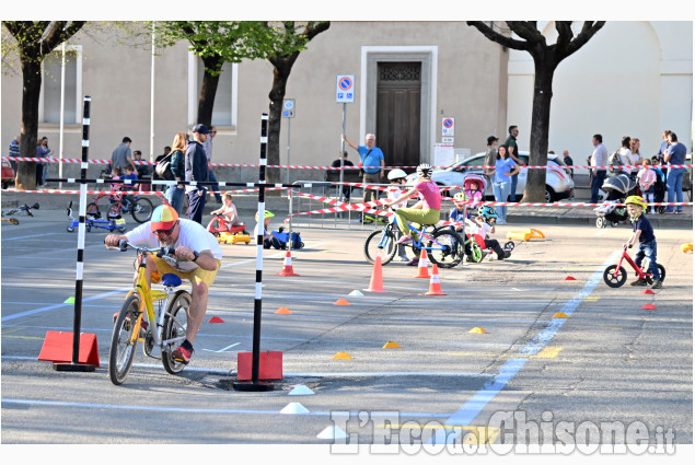 Pinerolo in piazza "Open Day" d'avvicinamento al ciclismo