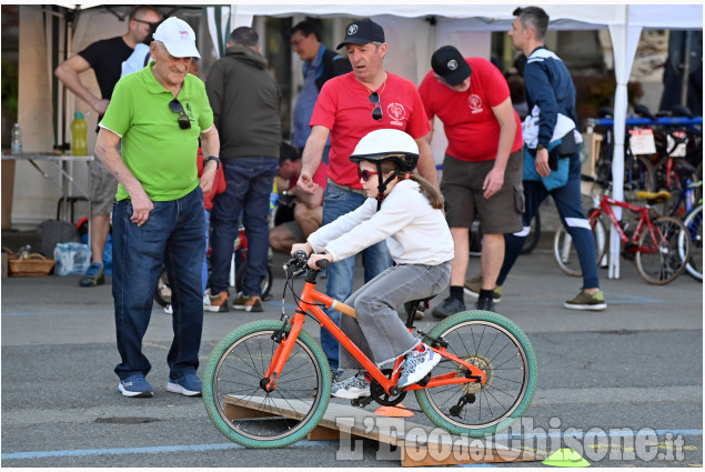 Pinerolo in piazza "Open Day" d'avvicinamento al ciclismo