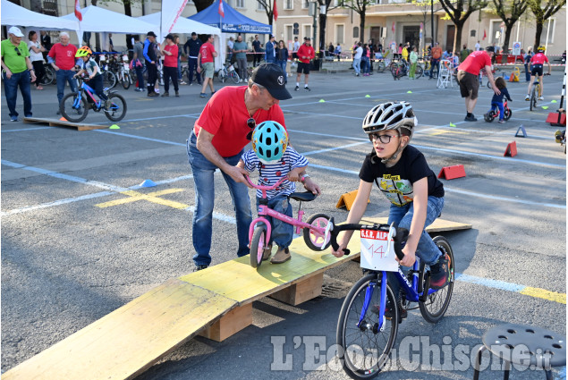 Pinerolo in piazza "Open Day" d'avvicinamento al ciclismo
