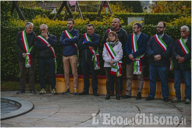 80º della Liberazione dal nazifascismo: le immagini della fiaccolata della Val Chisone