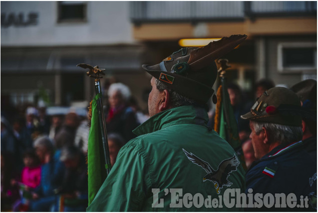 80º della Liberazione dal nazifascismo: le immagini della fiaccolata della Val Chisone