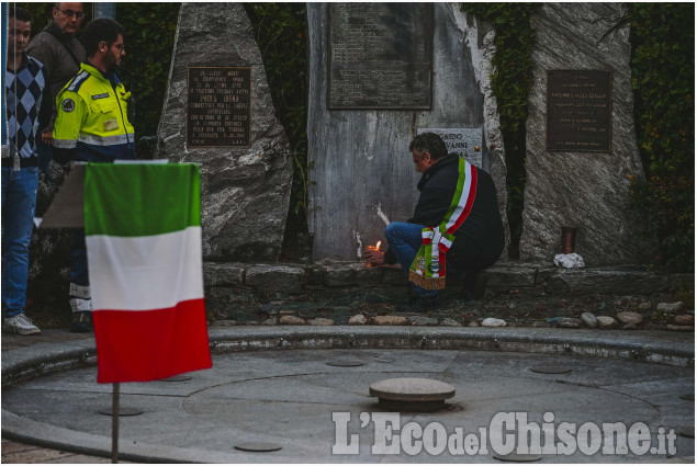 80º della Liberazione dal nazifascismo: le immagini della fiaccolata della Val Chisone