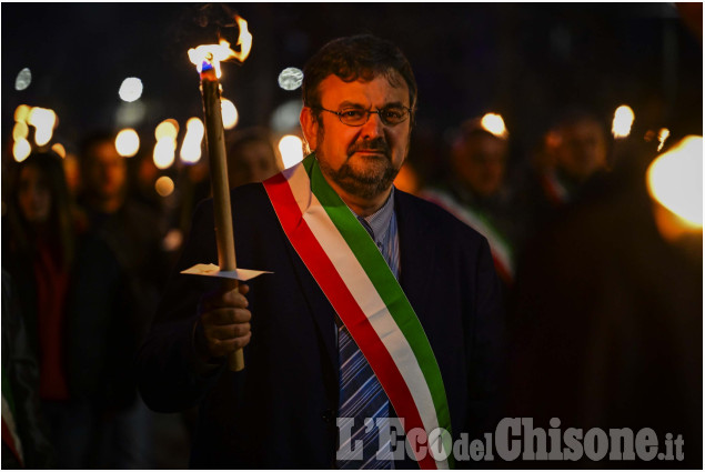 80º della Liberazione dal nazifascismo: le immagini della fiaccolata della Val Chisone