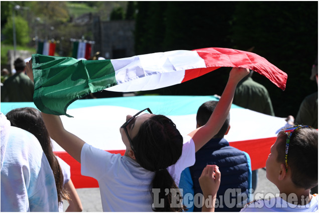 25 aprile in Val Chisone: cortei e partecipazione per ricordare chi diede la vita per la Liberazione