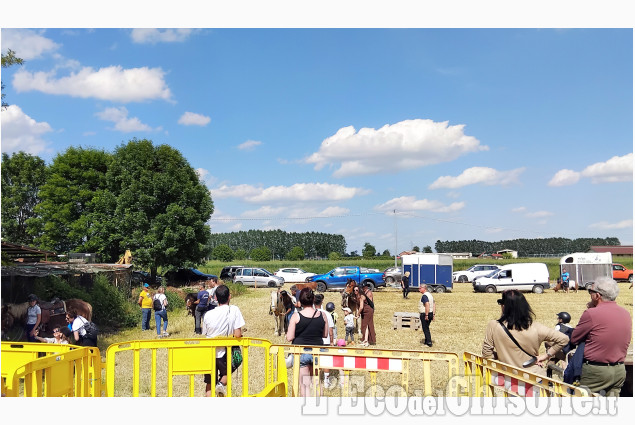 Castagnole,festa in cascina in regione Tetti Pesci 