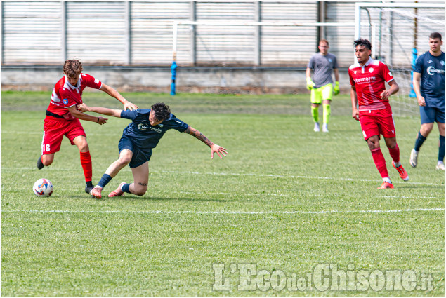  Calcio play-off per la serie D: Pinerolo supera nettamente Bolzano, ritorno in discesa.