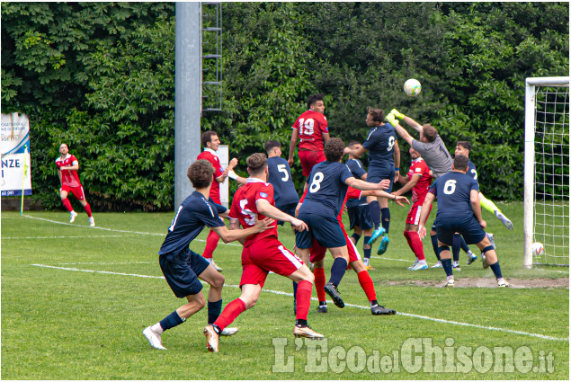  Calcio play-off per la serie D: Pinerolo supera nettamente Bolzano, ritorno in discesa.