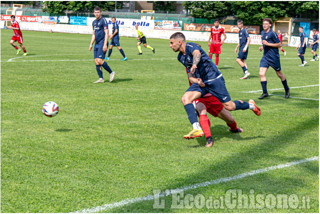  Calcio play-off per la serie D: Pinerolo supera nettamente Bolzano, ritorno in discesa.