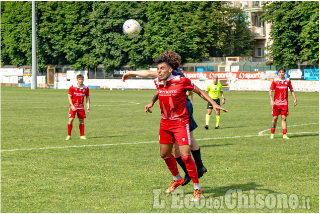  Calcio play-off per la serie D: Pinerolo supera nettamente Bolzano, ritorno in discesa.