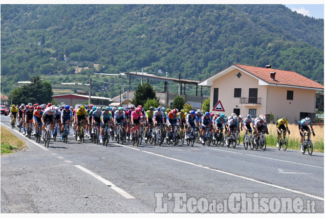 Emozionante giornata ciclistica: e la maglia Rosa cambia padrone