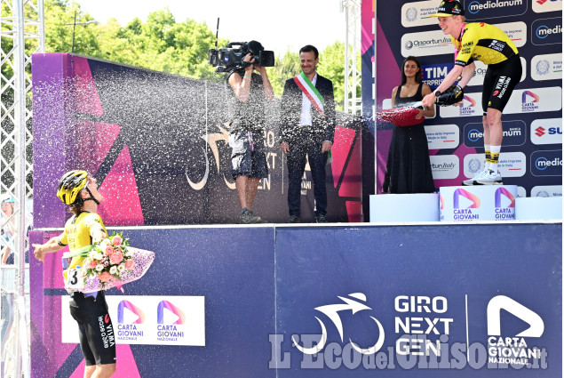 Emozionante giornata ciclistica: e la maglia Rosa cambia padrone