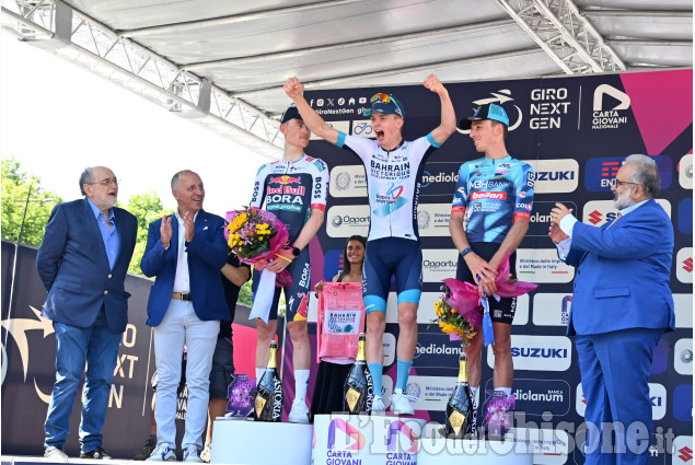 Emozionante giornata ciclistica: e la maglia Rosa cambia padrone