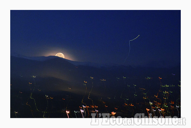 La poesia di una piccola scia di luce di Mauro Cinquetti La foto vincitrice della settimana: i colori dell'autunno di Giacomo Abrate