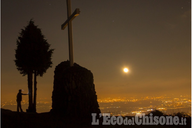 Piossasco: coccolata dalla luna di Claudio Bonifazio La foto vincitrice della settimana: i colori dell'autunno di Giacomo Abrate