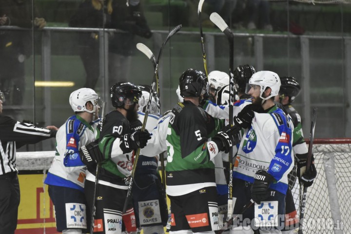 Hockey ghiaccio, Ih 1: Valpeagle soffre ma vince a Chiavenna, decide Durand Varese