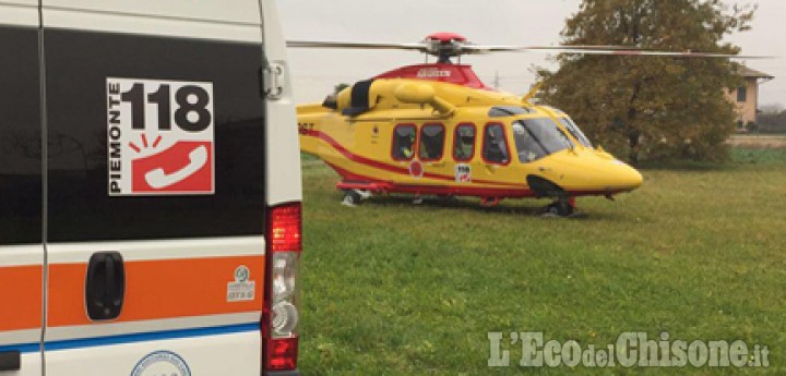 None: cade durante una gara juniores, ciclista 17enne in elisoccorso al Cto